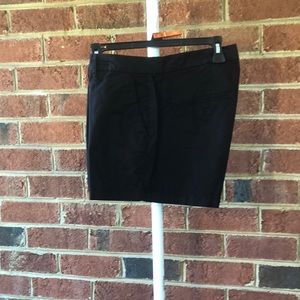 Old Navy 3 1/5” Chino Shorts Black w/front pockets Size 8